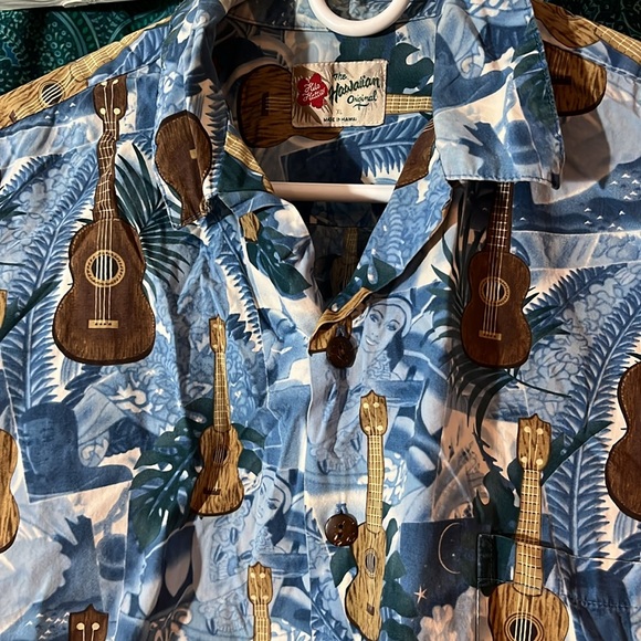 Hilo Hattie Hawaiian Shirt -Tropical Ukulele design - Men’s XL - Vintage - Picture 2 of 8